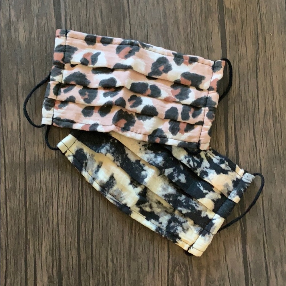 COPY - NWOT 2 Kitsch Masks